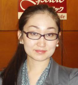 アイザック外国語スクール講師 Aliya Chingishpayeva